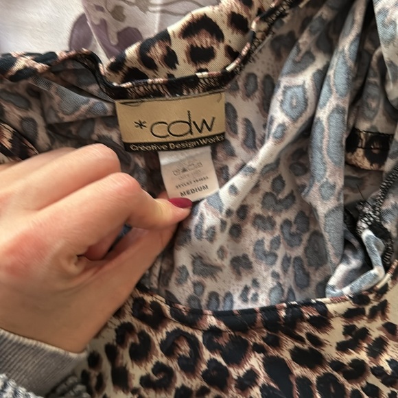 Leopard Top - Picture 3 of 3